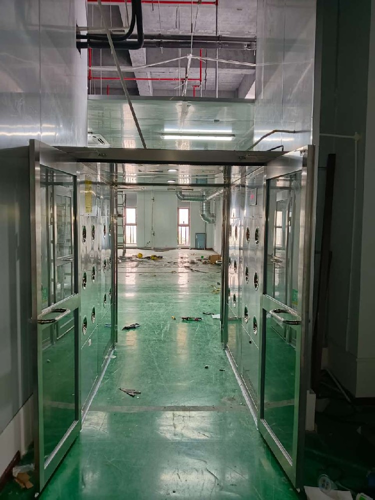 凈化設(shè)備風(fēng)淋室到底有什么用？